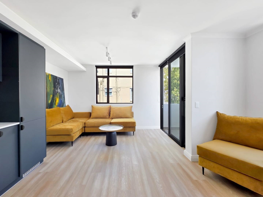 1 Bedroom Property for Sale in Vredehoek Western Cape